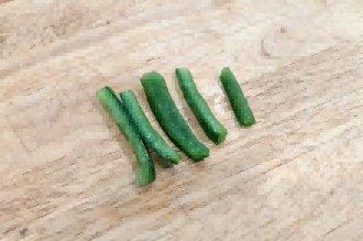 青椒切碎用于野生克拉茨蜗牛食谱。