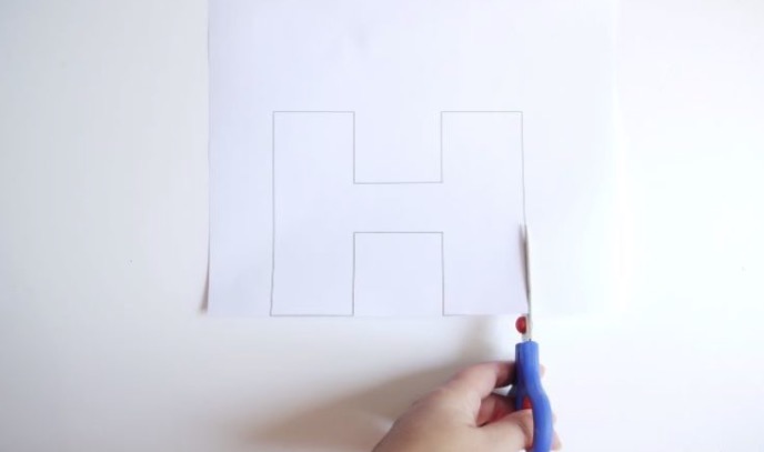 第 1 步字母或数字蛋糕的图像