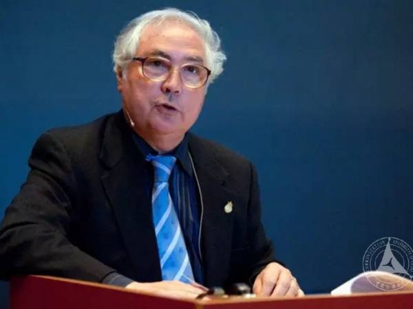 曼纽尔·卡斯特尔 (Manuel Castells)